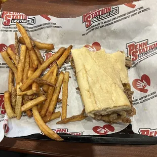 Decent lunch today! Sandwich tasted a tad too seasoned but very good nonetheless. Will return for sure!