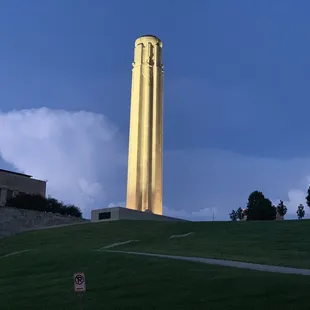 View of the memorial from the street. There is no filter in my picture.