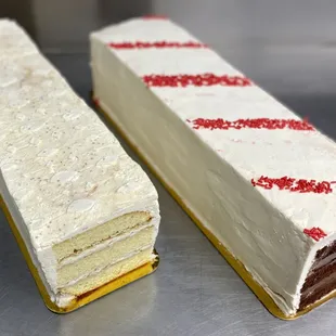 Holiday cake slices!