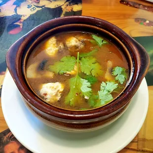 Tom Yum Soup w Chicken || IG: @misspiggyeats