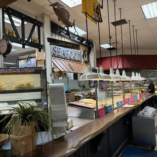 sushi and sashimi, interior