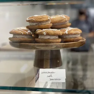 Cinnamon roll Sammies