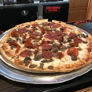 16" Thin Crust Pizza with Pepperoni, Mushrooms, &amp; Onion