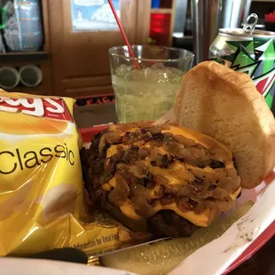 Cheeseburger - Delish!