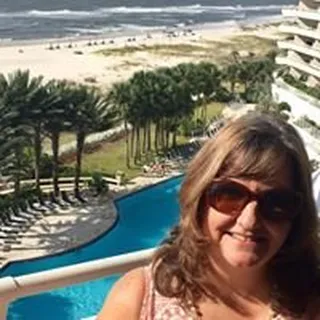 Tina R.