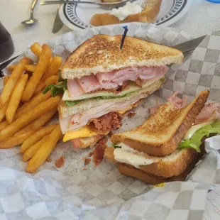 Club with fries