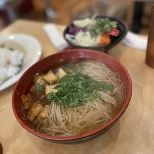 food, ramen and noodles