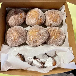 Beignets with Powdered Sugar