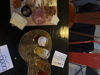 Guitars & Growlers Flower Mound