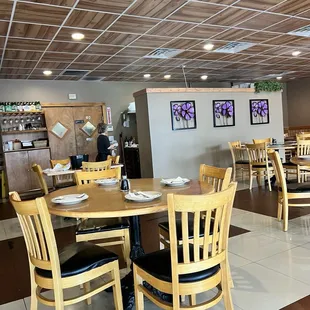 sushi and sashimi, interior