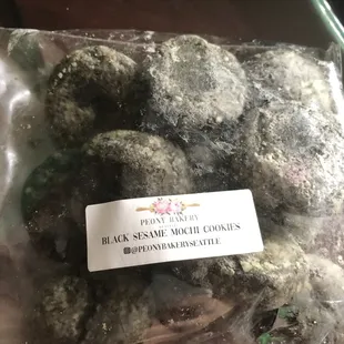 black sesame mochi cookies