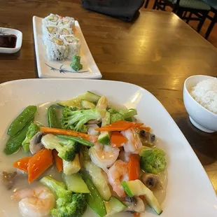 Shrimp and veggies. California Sushi Roll