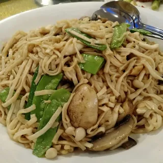 E -Fu Noodles with Sun-Dried Scallops