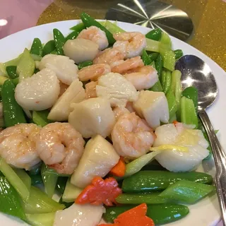 Sauteed Prawns and Scallops with Jade Green