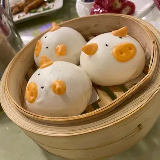 3 Piggy Custard Buns