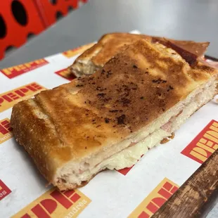 Bikini de Jamon y Queso