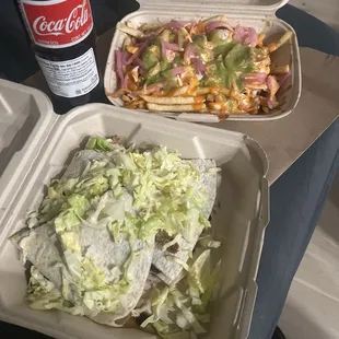 Personalized super fries with shrimp and carnitas quesadilla with beans. Imported Coca-Cola, half liter
