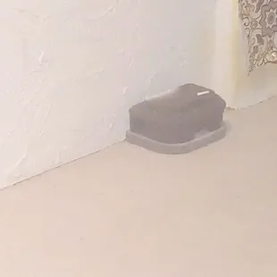 Rat Trap outside of establishment.   Not a good sign.