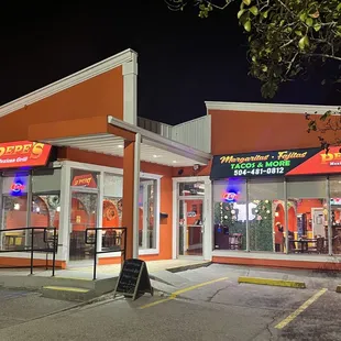 the outside of the restaurant