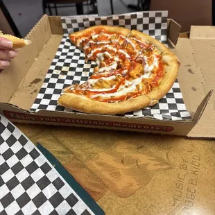 Buffalo chicken ranch pizza. It is fire!!!!