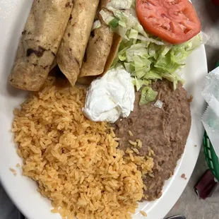 34. Flautas de Bistec O Pollo Plate