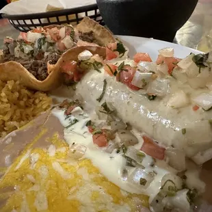 A closeup of the all the cheese!