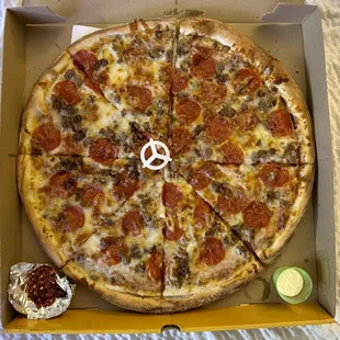 XL Pepperoni &amp; Sausage Pizza