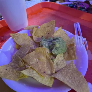 Is this really all they give u for guac and chips? And is like 6 dll... register girl didn&apos;t even know what to say