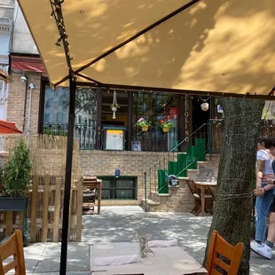 Entrance to Pepolino.