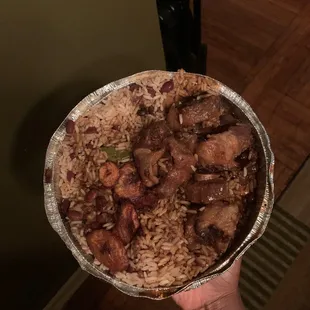 4 1/2 piece of oxtails. This is supposed to be A large.
