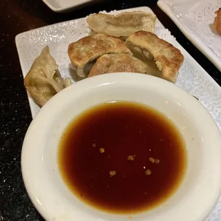 6 Potstickers