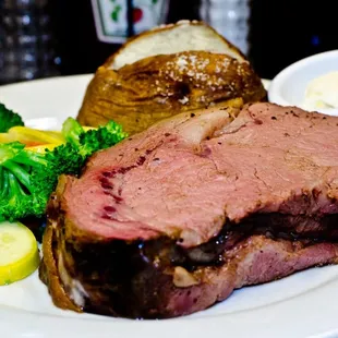 Prime rib and Baked Potato is one of a kind. 5 Stars