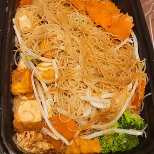 Kids tofu noodle dish. pad mhee.