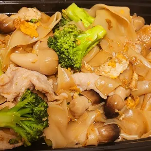 Pad see ew w/pork and I added mushrooms.