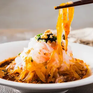 ramen and noodles, food