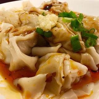 004. Dumplings w/ Chili Sauce (8) (8)