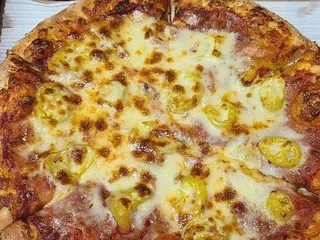 Buzzys Pizza