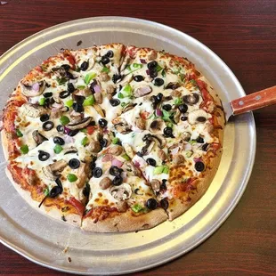 Veggie Pizza with Beef