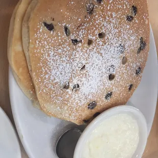 Chocolate chip pancakes with grits