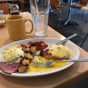 Eggs Bennidict.   Simply Delicious!