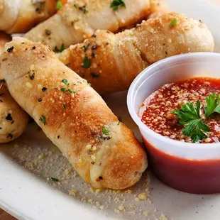 Pepperoni&apos;s PIzza Rolls