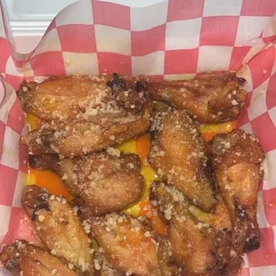 Garlic Parm Wingz!
