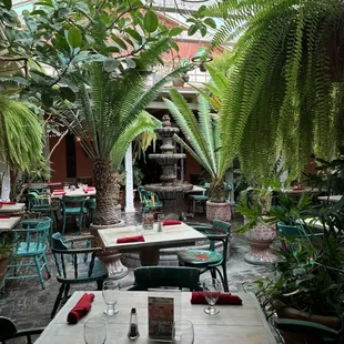 What a beautiful place for lunch.