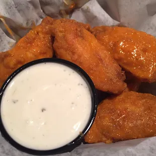 Medium Wings with ranch!