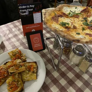 marinara pizza( this pizza has no cheese)