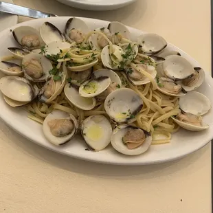 Linguine with clams