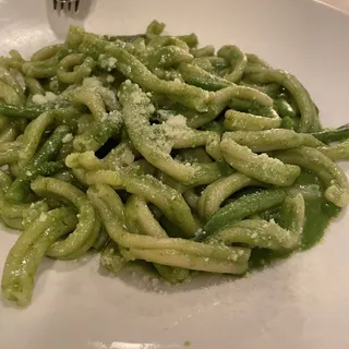 STROZZAPRETI AL PESTO