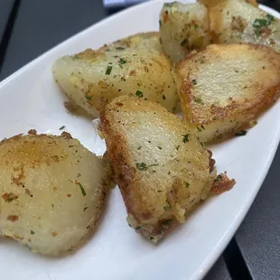 Rosemary-Garlic Roasted Potatoes