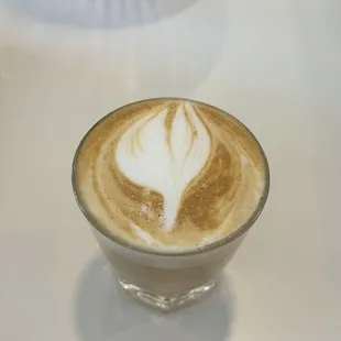 Breve cortado