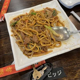 Beef lo mein